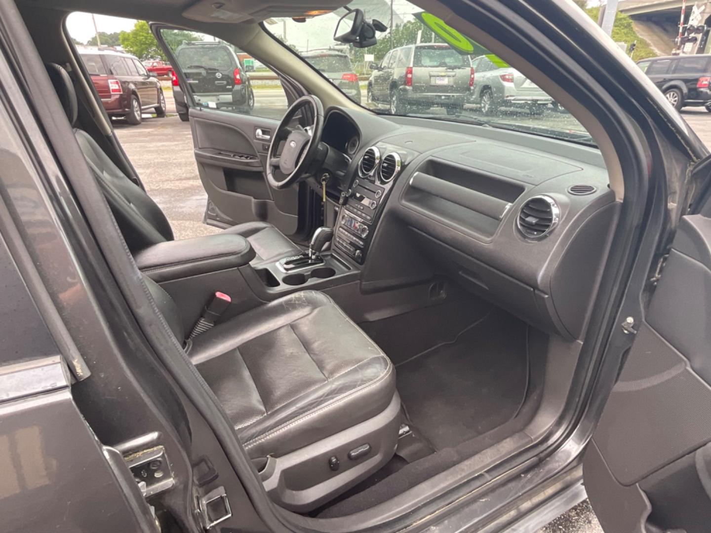 2008 Grey /Black Ford Taurus X Limited (1FMDK03W38G) , Automatic transmission, located at 5700 Curlew Drive, Norfolk, VA, 23502, (757) 455-6330, 36.841885, -76.209412 - Photo#11